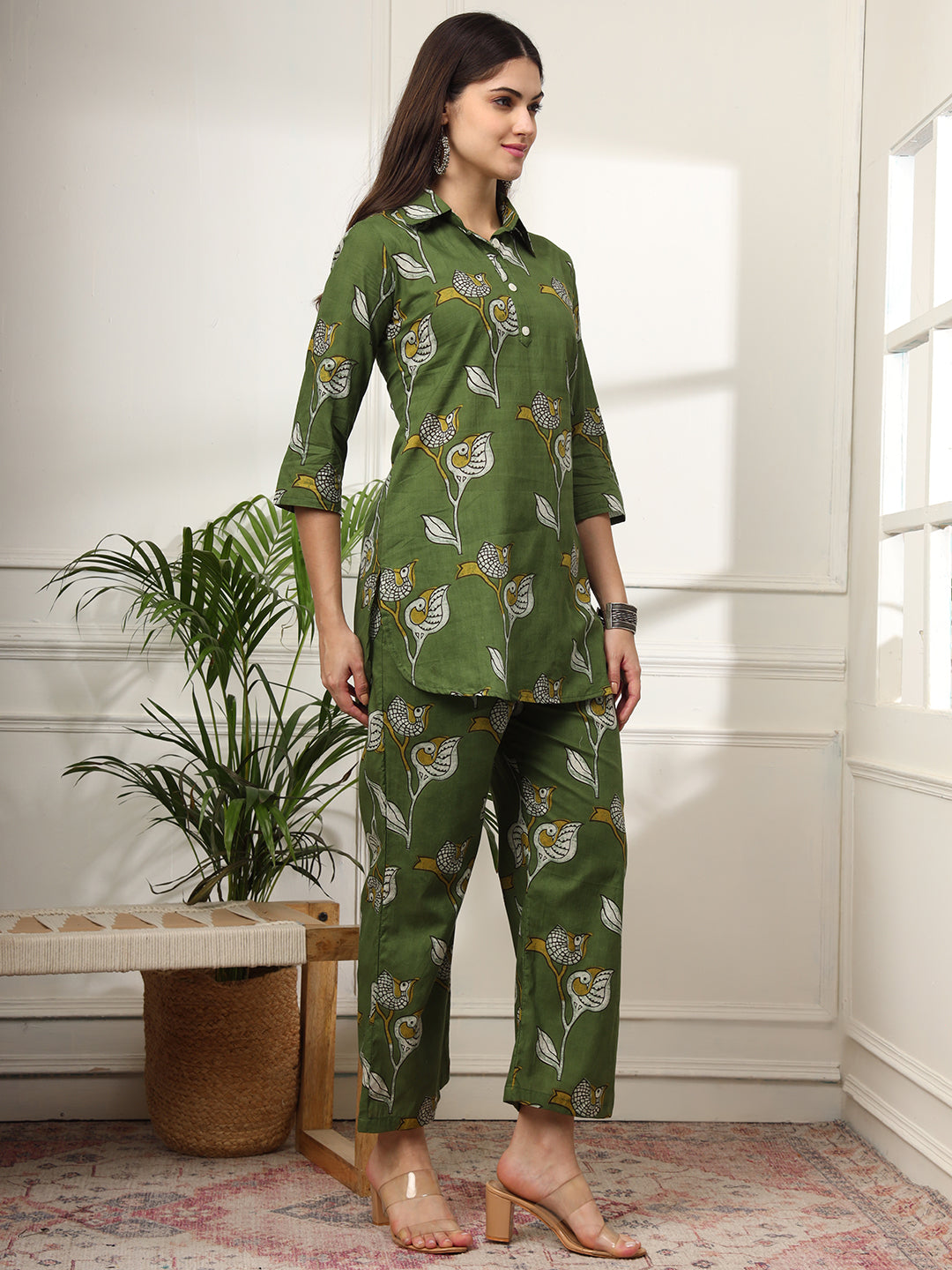 Ekisha's women green multicolor floral printed cotton co-ord set lounge wear, side view 2