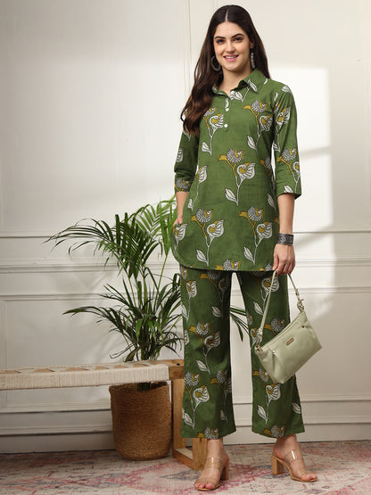 Ekisha's women green multicolor floral printed cotton co-ord set lounge wear, front view 2