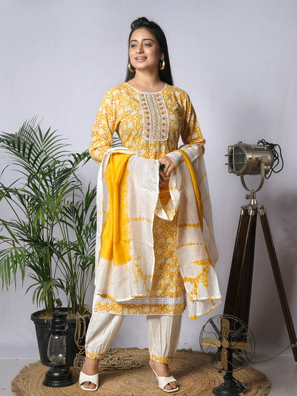 ekisha's yellow kurta set with dupatta, front view