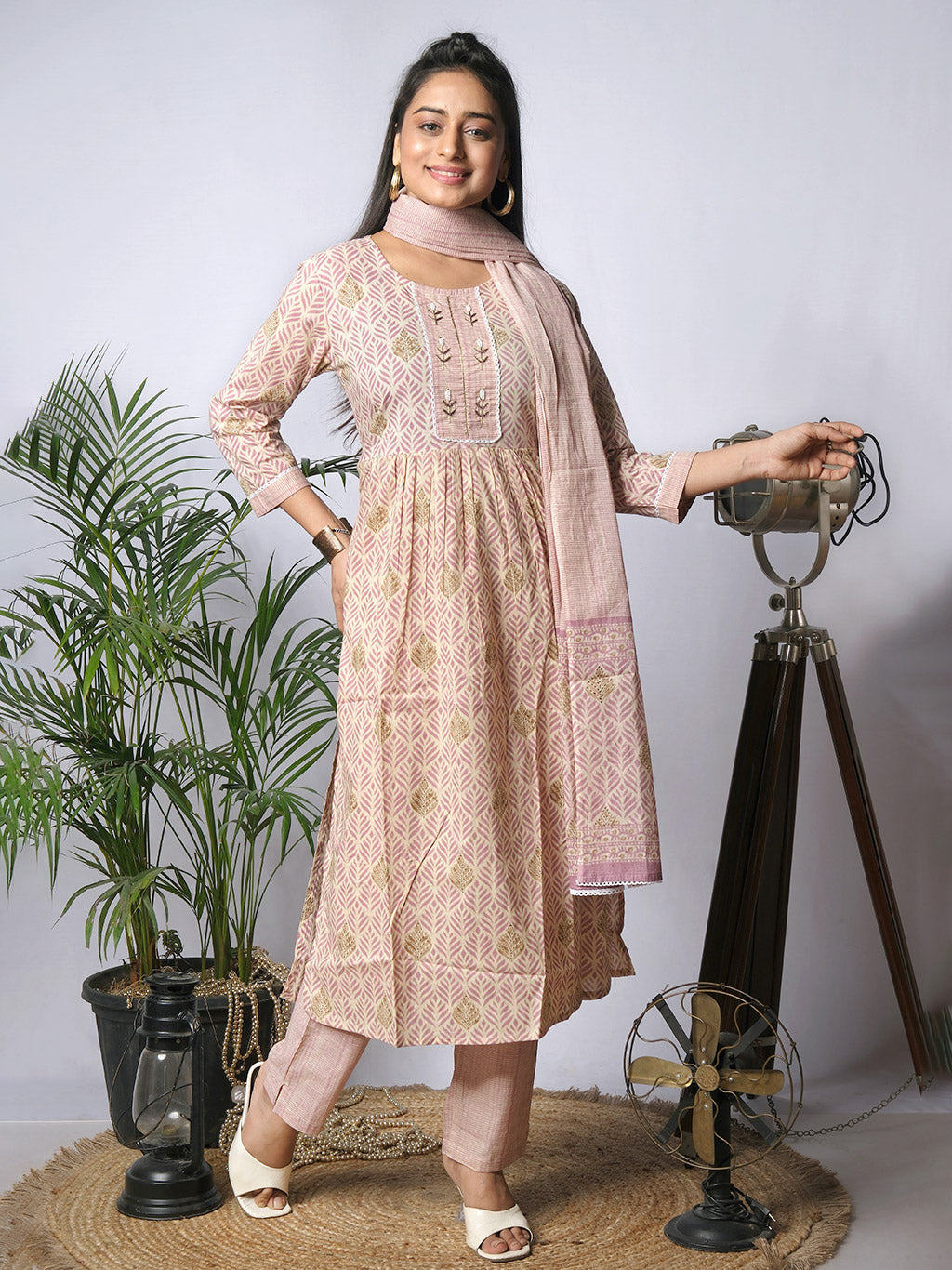 Light purple kurta set with dupatta, front view