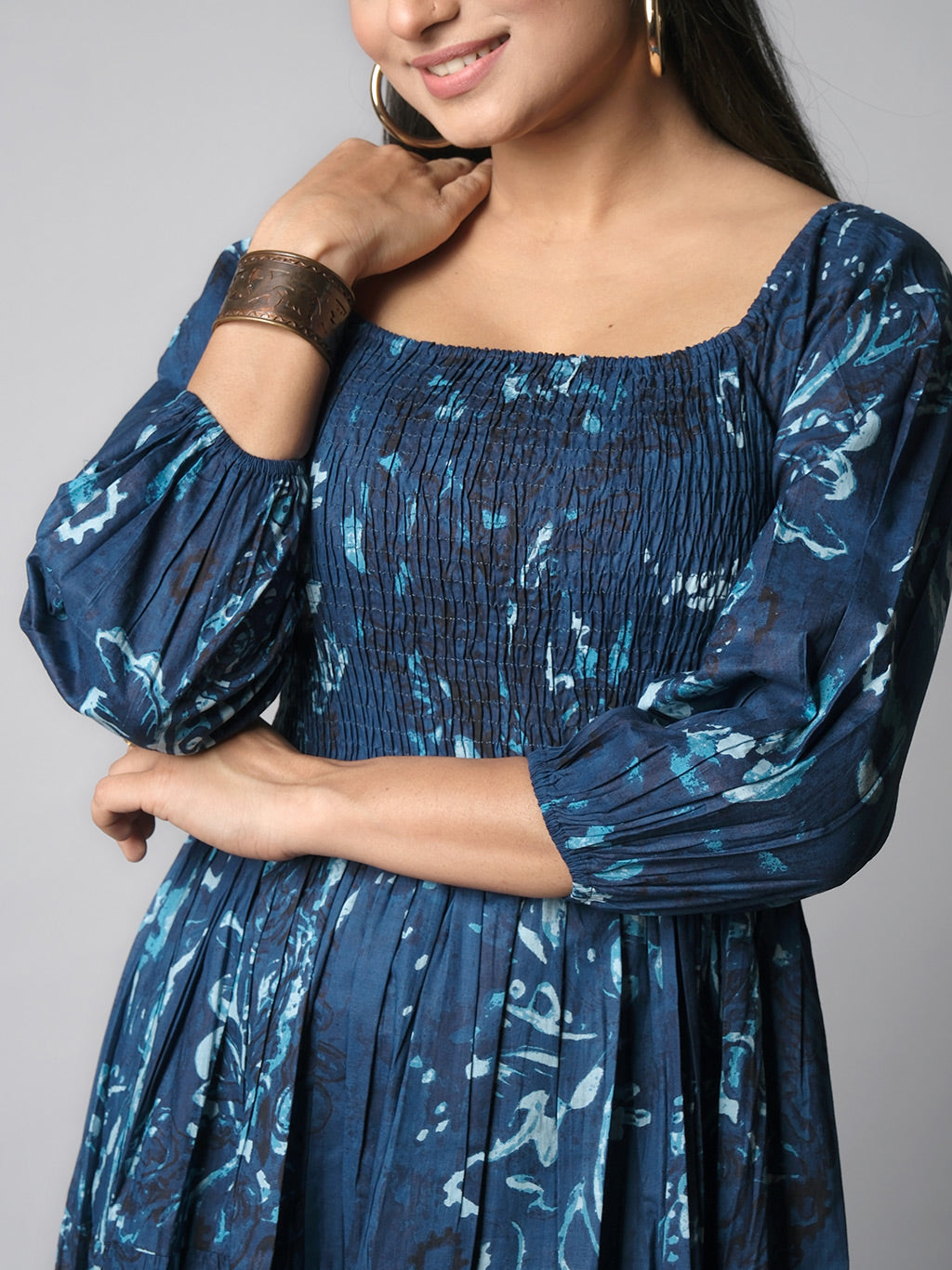 Blue midi dress with Shibori print, another detailed view