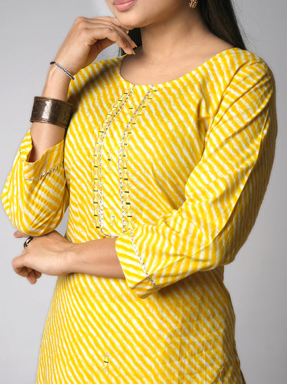 Yellow lehriya Cotton kurta, detailed view