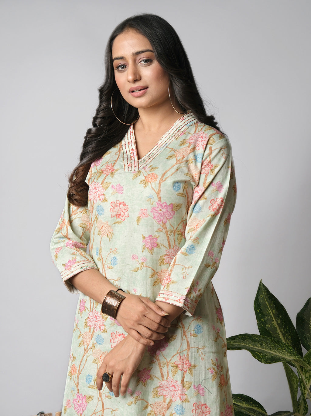 Pista kurta and pant set, side view