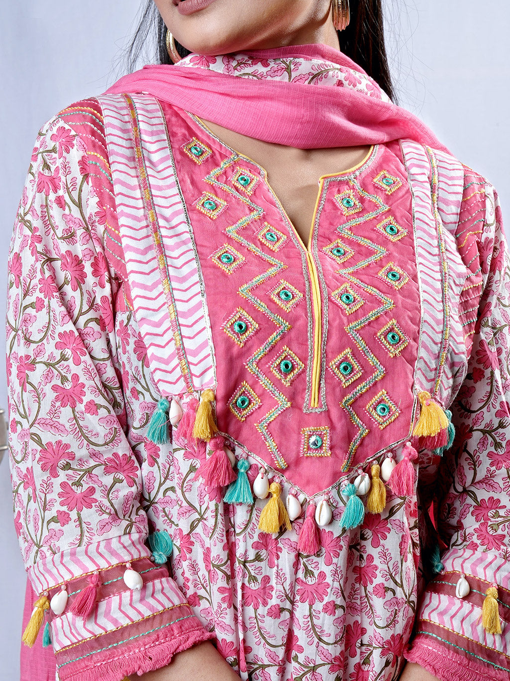 Pink Cotton kurta set with dupatta, detailed view