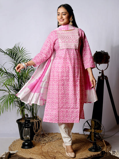 Pink kurta set with dupatta, side view