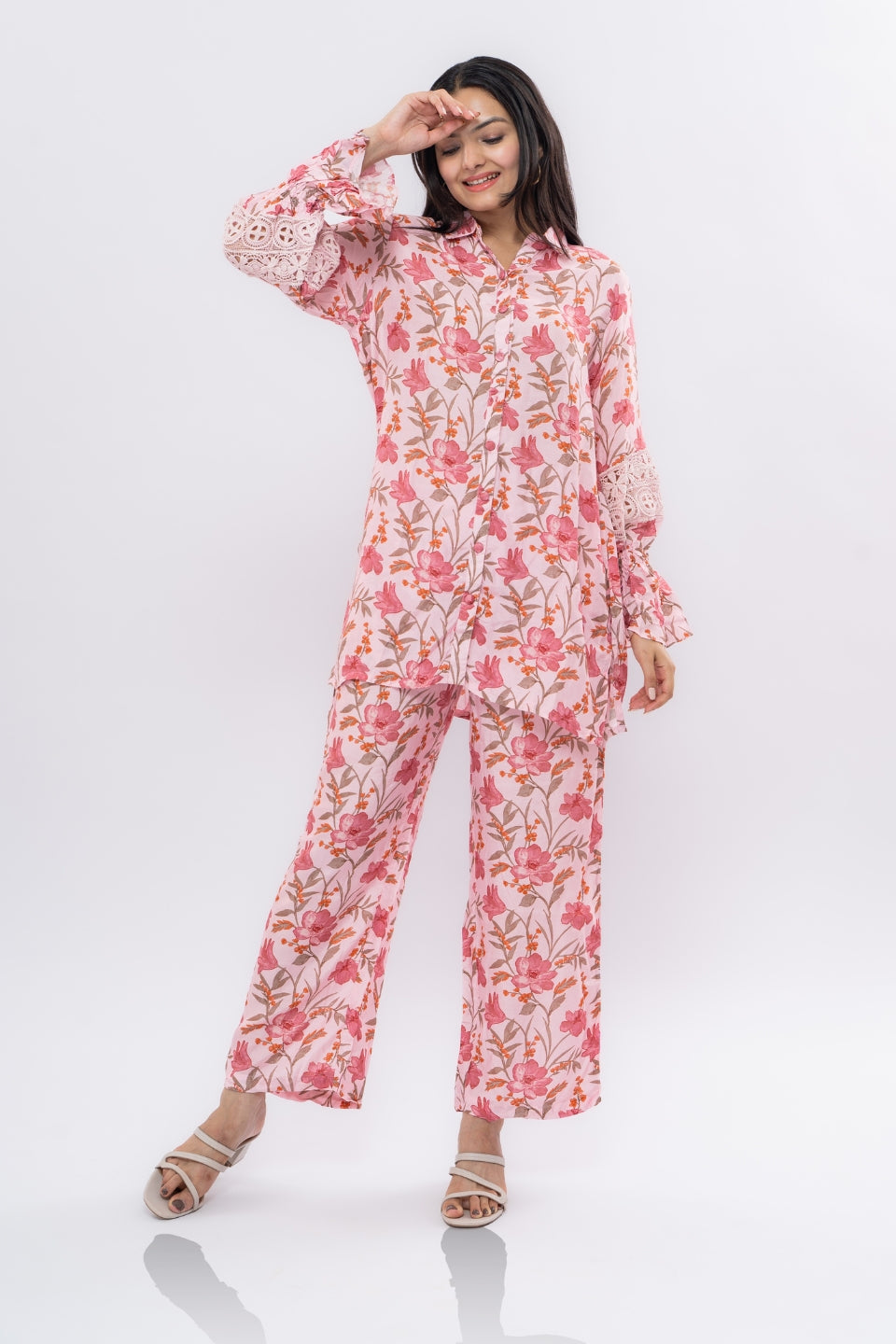 Ekisha's women muslin printed pink floral co-ord set, front view 2