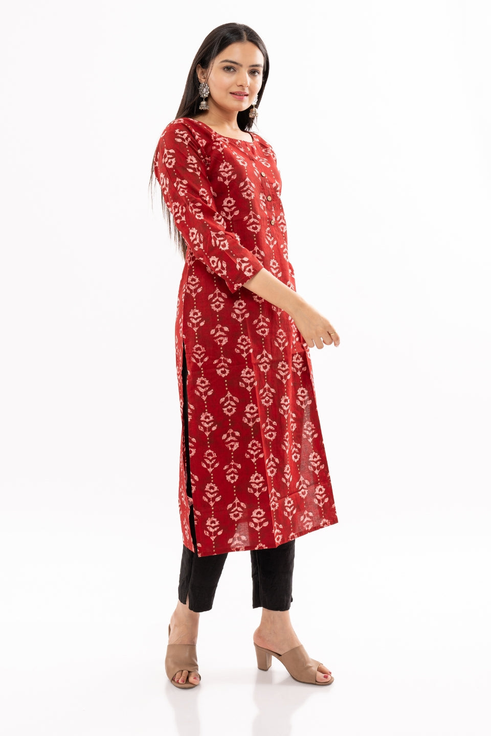 Ekisha women's cotton Maroon paisley printed straight kurta kurti round neck button, side view