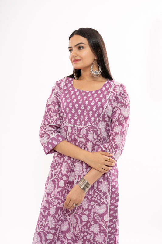 Ekisha women's cotton purple white floralprinted straight kurta kurti round neck, another detailed side view
